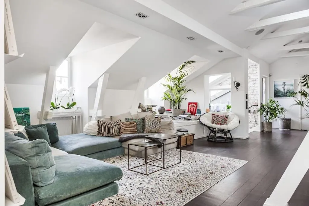 Elegant Oestermalm Loft Stockholm